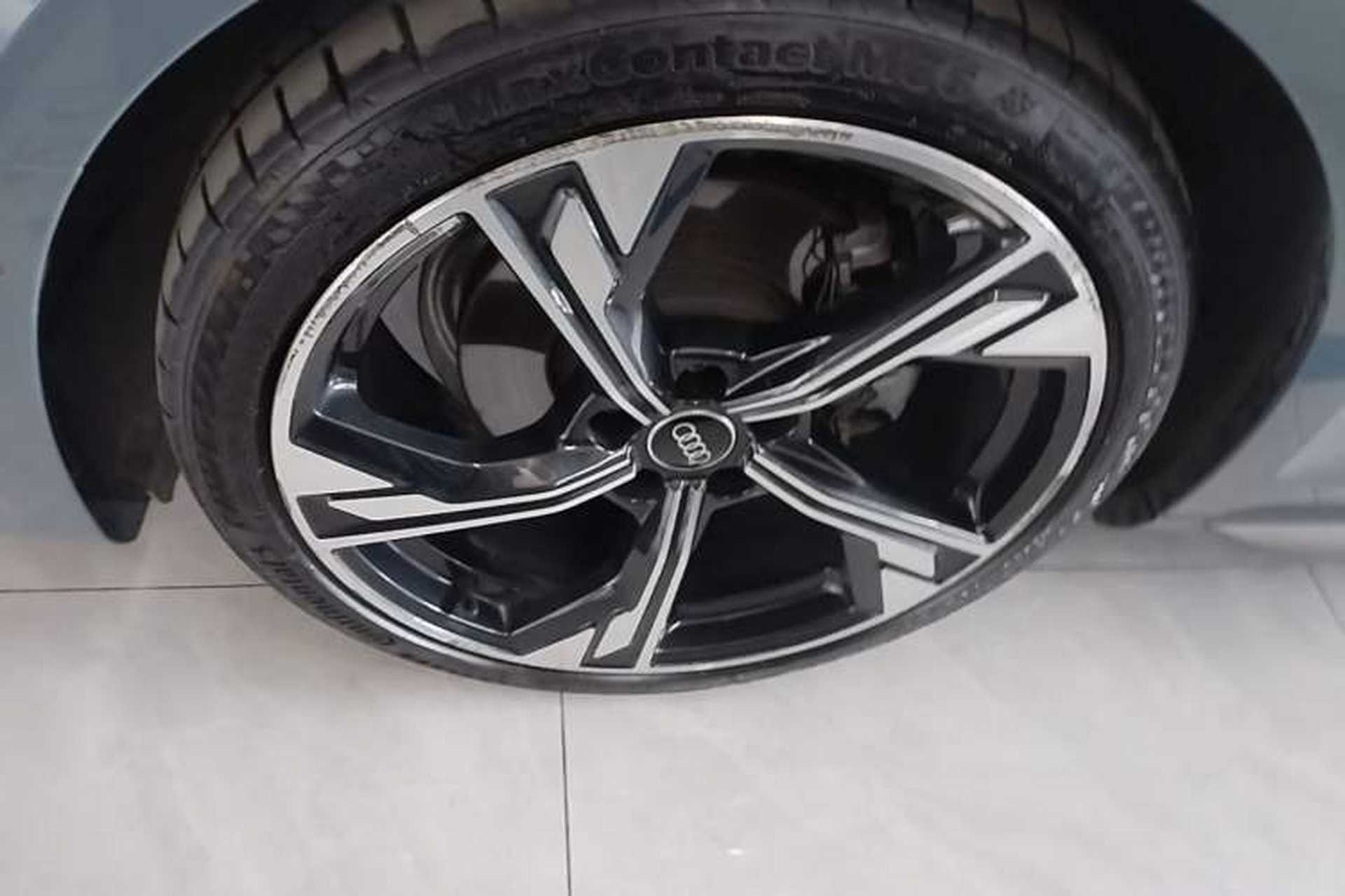 Used Audi A4L 2022 40 TFSI quattro RS Performance Package Left Front Wheel Hub