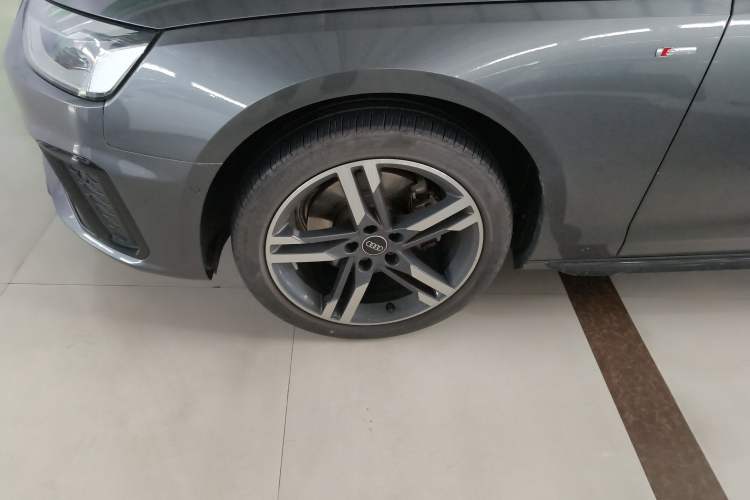 Used Audi A4L 2022 40 TFSI Luxury Dynamic Model Left Front Wheel Hub