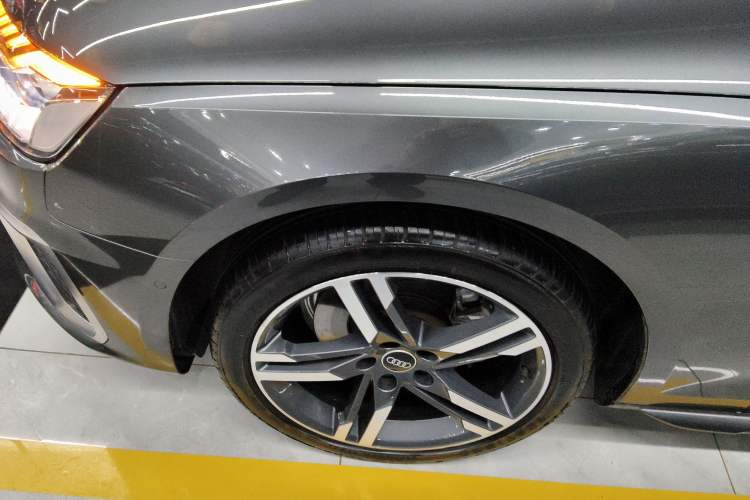 Used Audi A4L 2022 40 TFSI Luxury Dynamic Model Left Front Wheel Hub