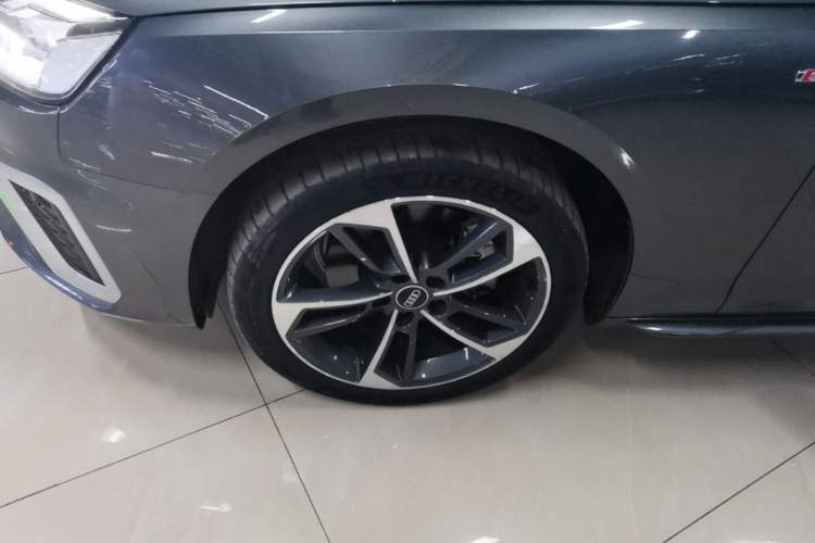 Used Audi A4L 2022 40 TFSI Fashion Dynamic Model Left Front Wheel Hub