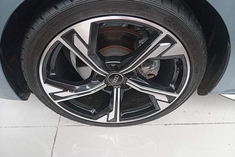 Used Audi A4L 2022 40 TFSI quattro RS Performance Package Left Front Wheel Hub