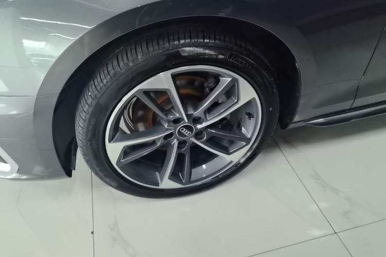 Used Audi A4L 2022 40 TFSI Fashion Dynamic Model Left Front Wheel Hub