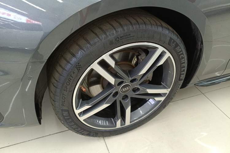 Used Audi A4L 2022 40 TFSI Luxury Dynamic Model Left Front Wheel Hub