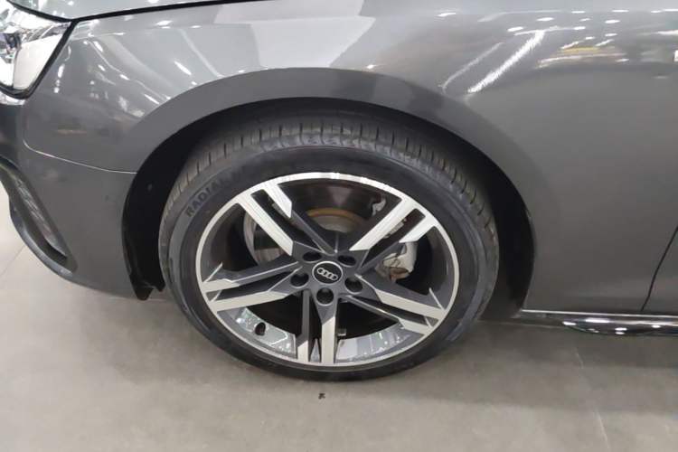 Used Audi A4L 2022 40 TFSI Luxury Dynamic Model Left Front Wheel Hub