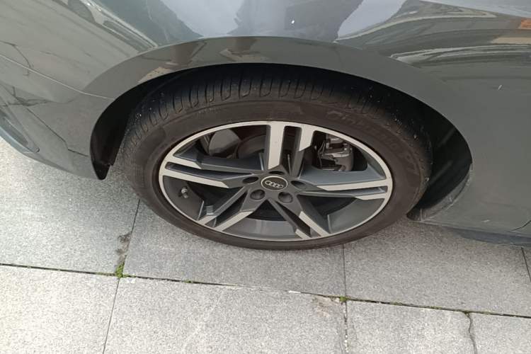 Used Audi A4L 2022 40 TFSI Fashion Dynamic Model Left Front Wheel Hub