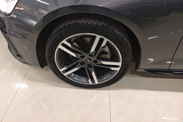 Used Audi A4L 2022 40 TFSI Luxury Dynamic Model Left Front Wheel Hub