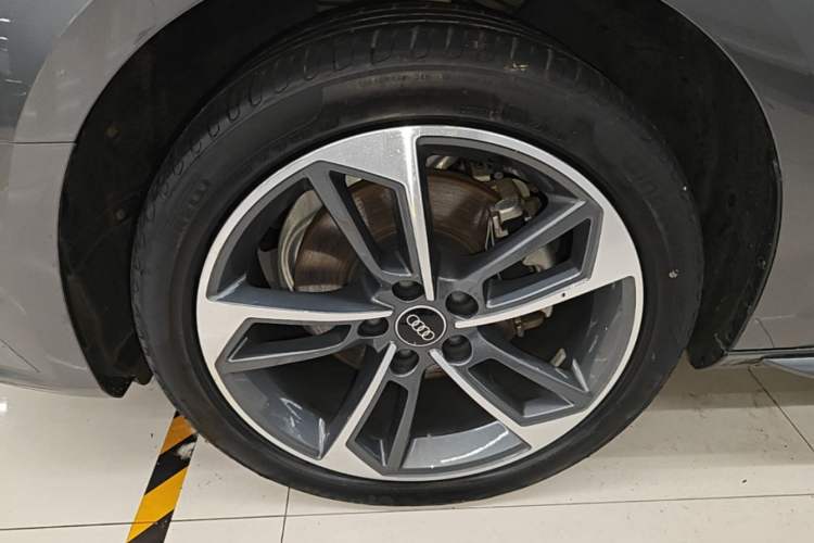 Used Audi A4L 2022 40 TFSI Fashion Dynamic Model Left Front Wheel Hub
