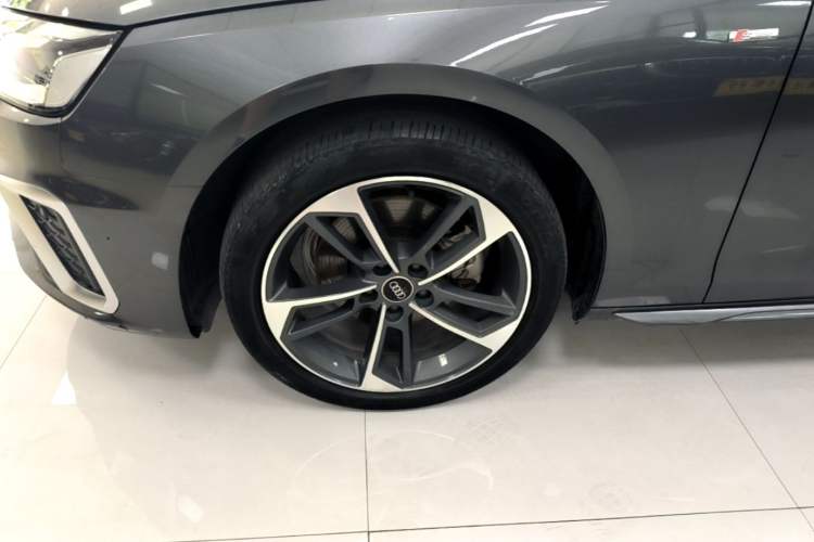 Used Audi A4L 2022 40 TFSI Fashion Dynamic Model Left Front Wheel Hub