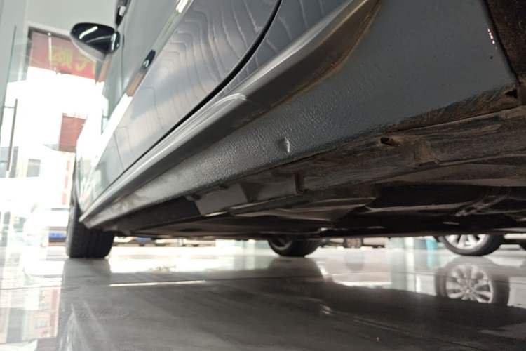 Used Audi A4L 2022 40 TFSI quattro RS Performance Package Left Side Sill