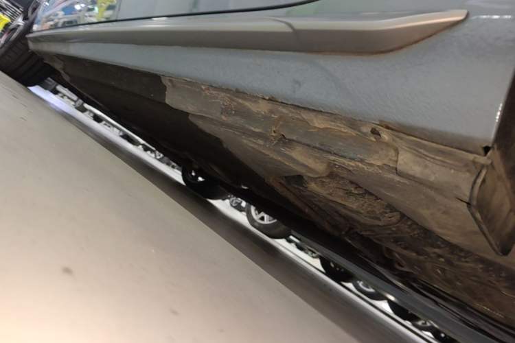 Used Audi A4L 2022 40 TFSI quattro RS Performance Package Left Side Sill