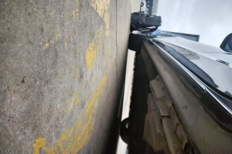 Used Audi A4L 2022 40 TFSI Luxury Dynamic Model Left Side Sill