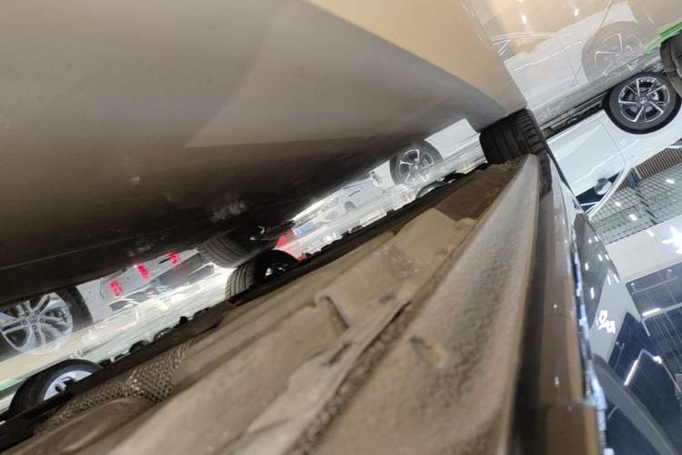 Used Audi A4L 2022 40 TFSI Luxury Dynamic Model Left Side Sill