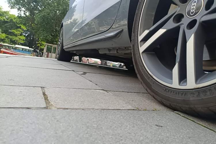 Used Audi A4L 2022 40 TFSI Fashion Dynamic Model Left Side Sill