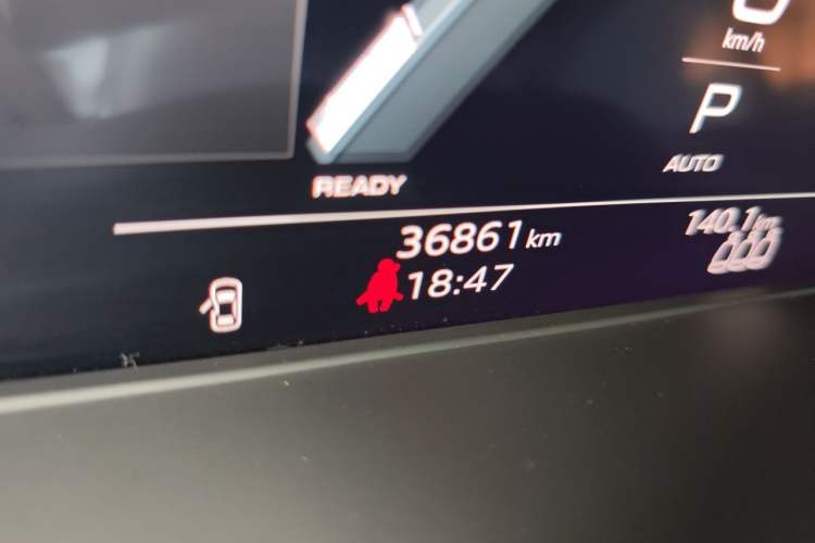 Used Audi A4L 2022 40 TFSI Stylish and Elegant Edition Odometer Close Up