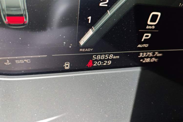 Used Audi A4L 2022 40 TFSI quattro RS Performance Package Odometer Close Up
