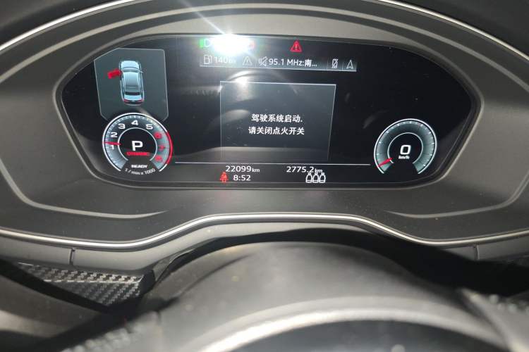 Used Audi A4L 2022 40 TFSI Luxury Dynamic Model Odometer Close Up