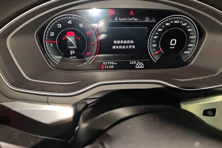Used Audi A4L 2022 40 TFSI Luxury Dynamic Model Odometer Close Up
