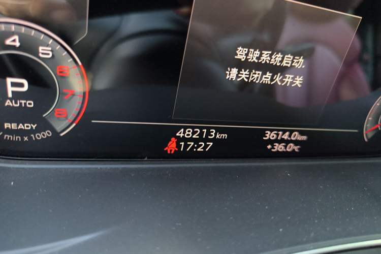 Used Audi A4L 2022 40 TFSI Luxury Dynamic Model Odometer Close Up