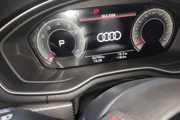 Used Audi A4L 2022 40 TFSI quattro RS Performance Package Odometer Close Up