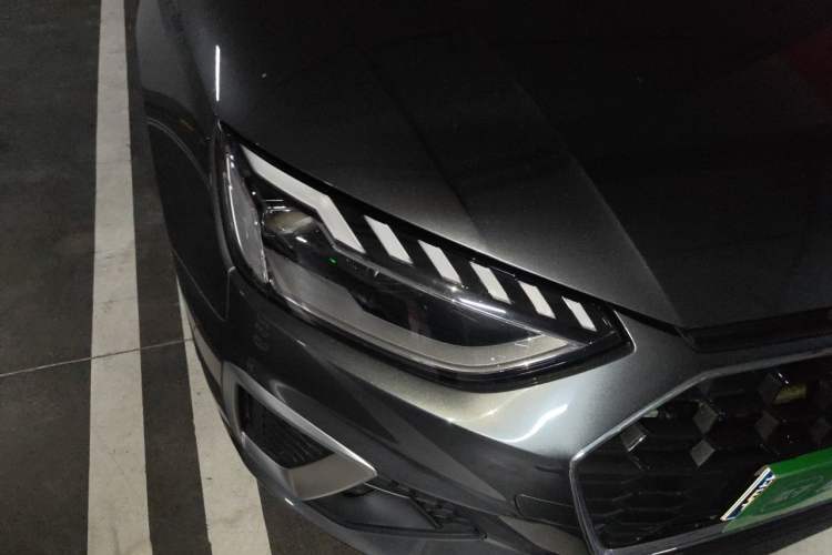 Used Audi A4L 2022 40 TFSI Fashion Dynamic Model Right Front Headlight