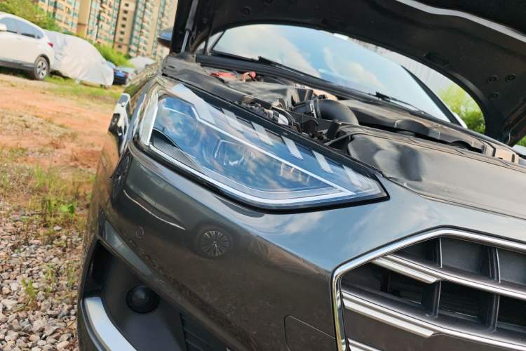 Used Audi A4L 2022 40 TFSI Stylish and Elegant Edition Right Front Headlight