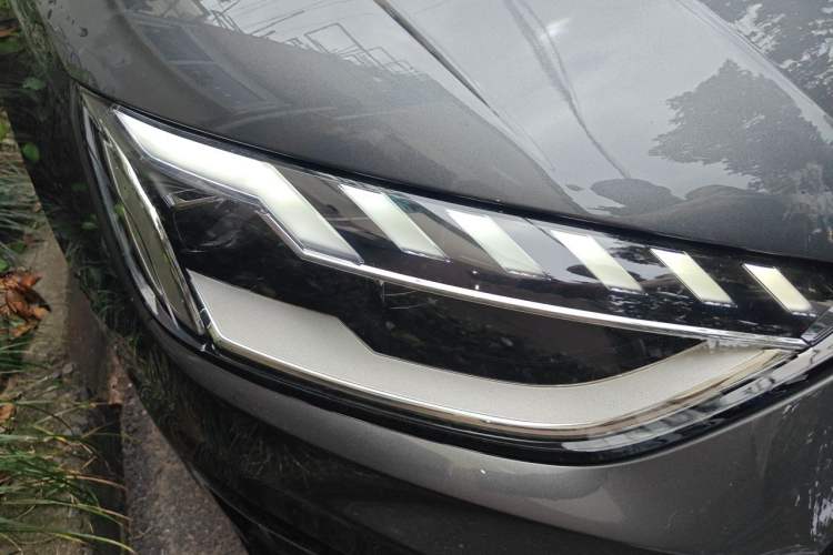 Used Audi A4L 2022 40 TFSI Luxury Dynamic Model Right Front Headlight