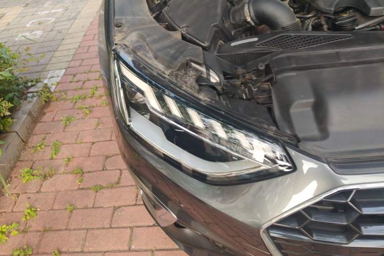 Used Audi A4L 2022 40 TFSI Fashion Dynamic Model Right Front Headlight