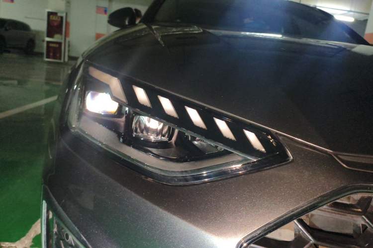 Used Audi A4L 2022 40 TFSI Fashion Dynamic Model Right Front Headlight