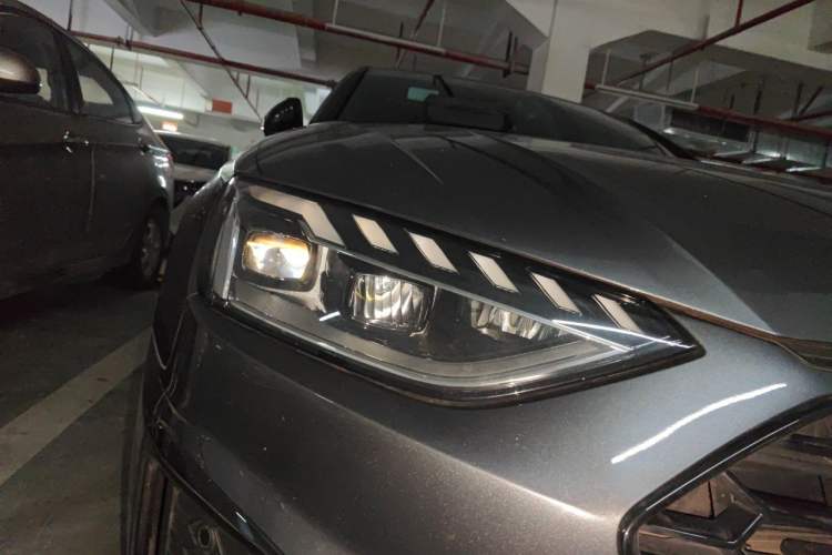Used Audi A4L 2022 40 TFSI Luxury Dynamic Model Right Front Headlight