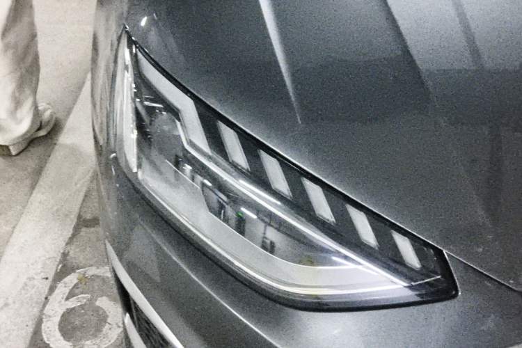Used Audi A4L 2022 40 TFSI Fashion Dynamic Model Right Front Headlight