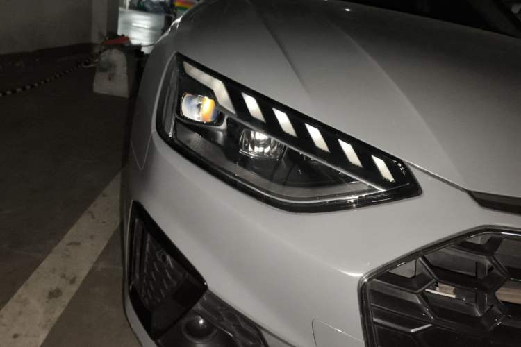 Used Audi A4L 2022 40 TFSI Fashion Dynamic Model Right Front Headlight