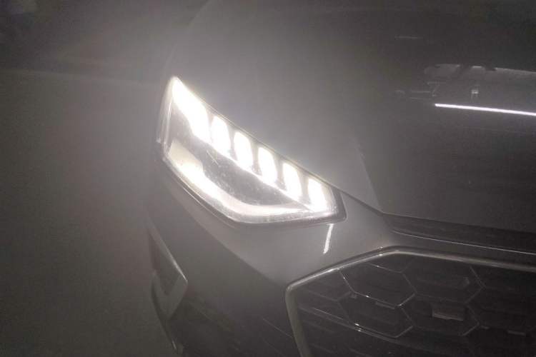 Used Audi A4L 2022 40 TFSI Fashion Dynamic Model Right Front Headlight