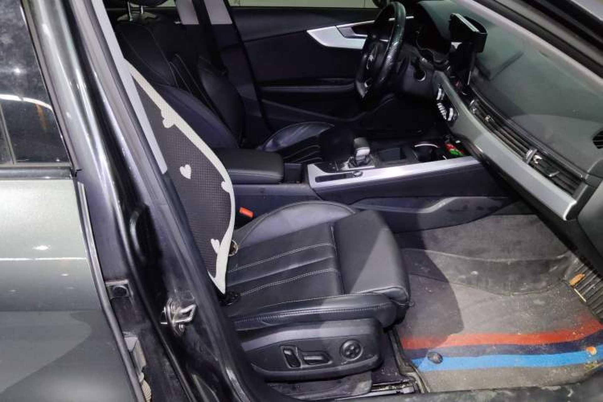 Used Audi A4L 2022 40 TFSI Luxury Dynamic Model Right Front Seat