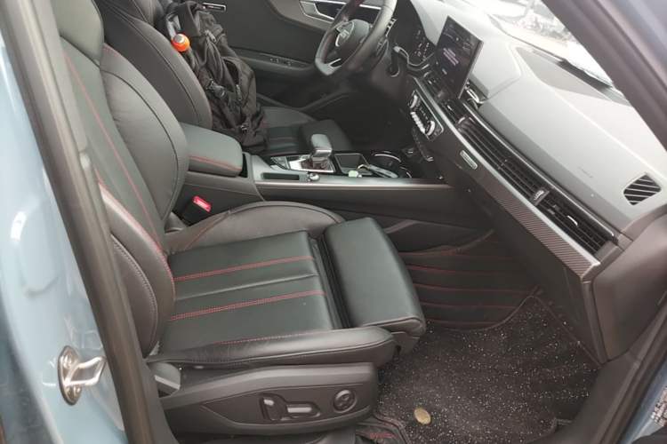 Used Audi A4L 2022 40 TFSI quattro RS Performance Package Right Front Seat