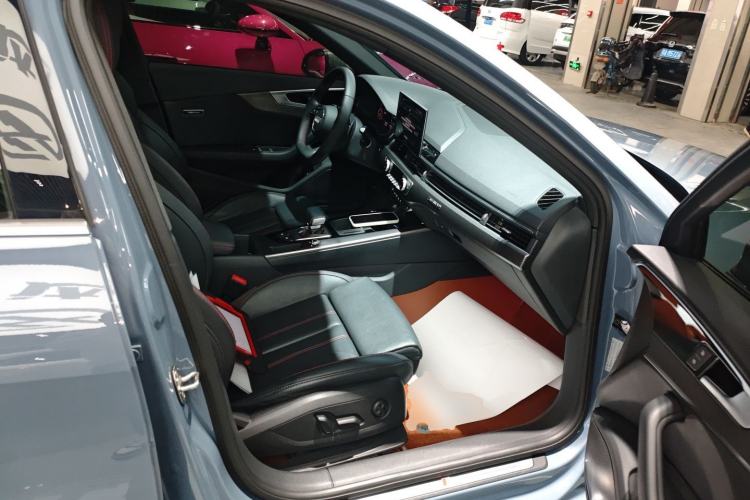 Used Audi A4L 2022 40 TFSI quattro RS Performance Package Right Front Seat