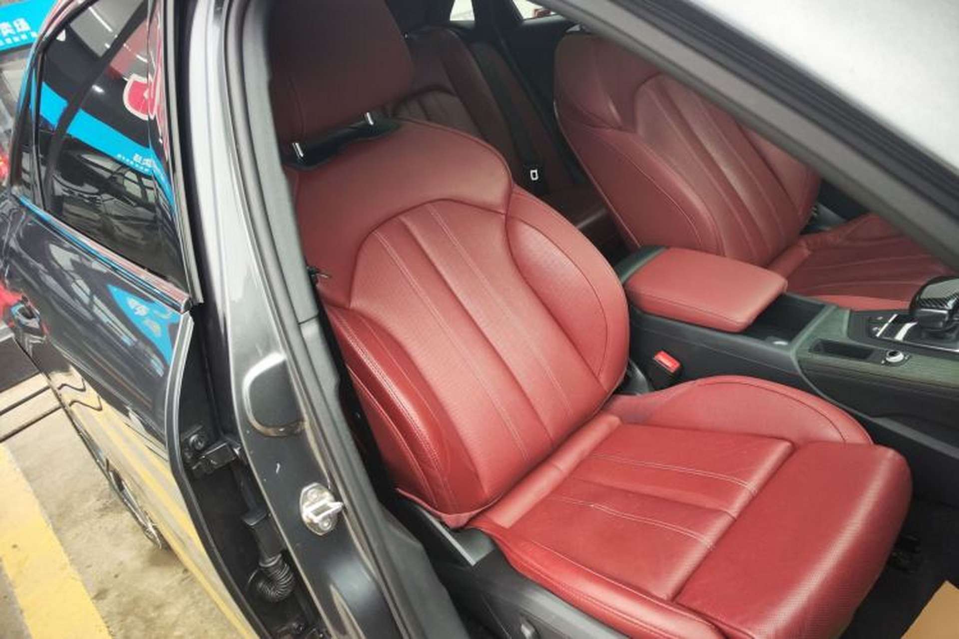 Used Audi A4L 2022 40 TFSI Luxury Dynamic Model Right Front Seat