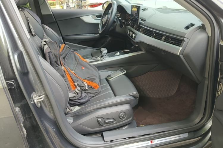 Used Audi A4L 2022 40 TFSI Fashion Dynamic Model Right Front Seat