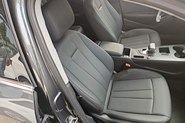 Used Audi A4L 2022 40 TFSI Stylish and Elegant Edition Right Front Seat