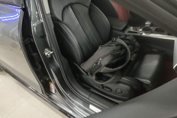 Used Audi A4L 2022 40 TFSI Luxury Dynamic Model Right Front Seat