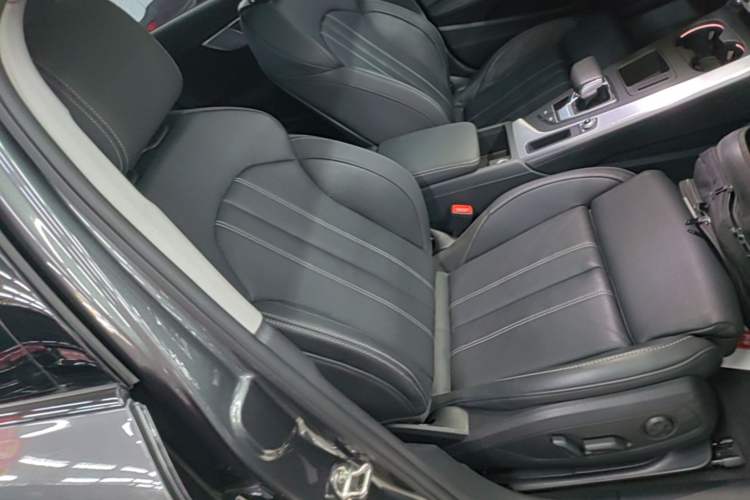 Used Audi A4L 2022 40 TFSI Fashion Dynamic Model Right Front Seat