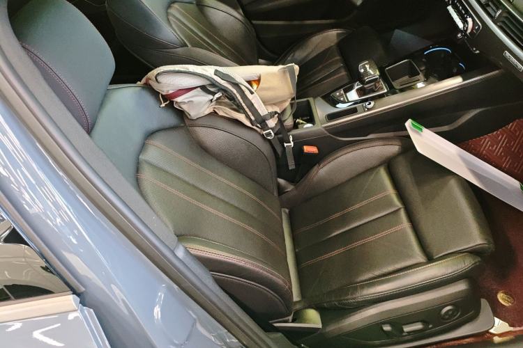 Used Audi A4L 2022 40 TFSI quattro RS Performance Package Right Front Seat