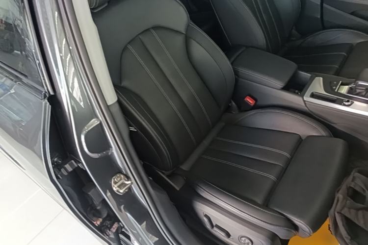 Used Audi A4L 2022 40 TFSI Luxury Dynamic Model Right Front Seat