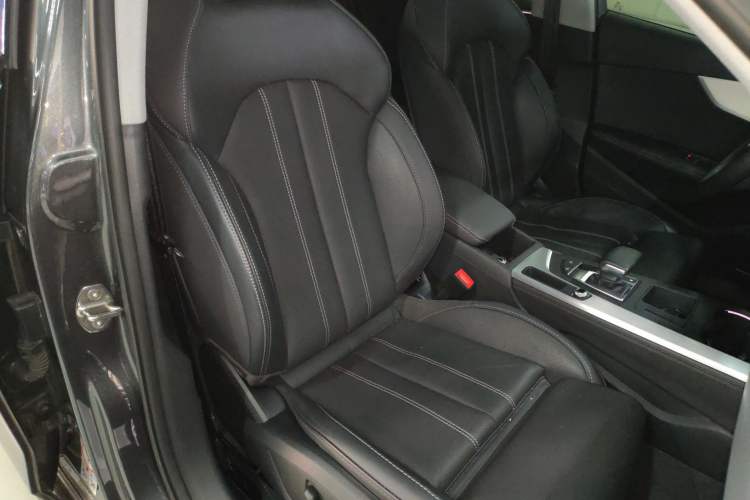 Used Audi A4L 2022 40 TFSI Luxury Dynamic Model Right Front Seat