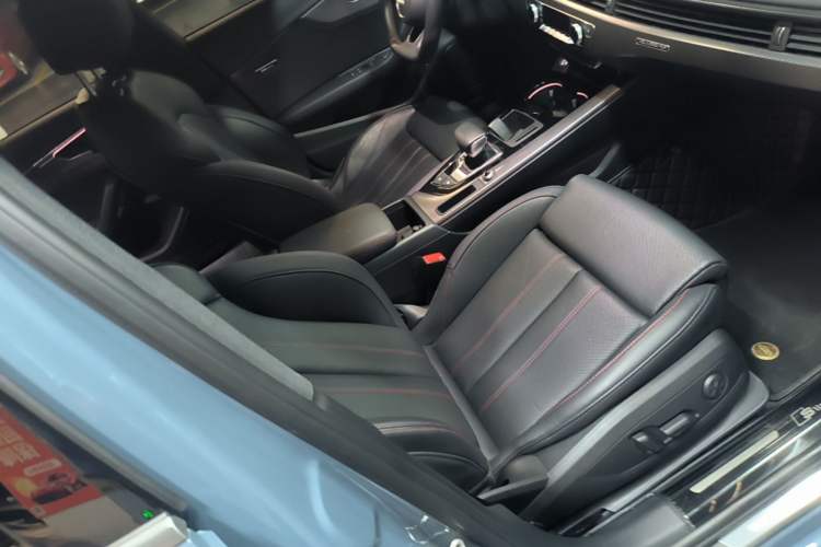 Used Audi A4L 2022 40 TFSI quattro RS Performance Package Right Front Seat