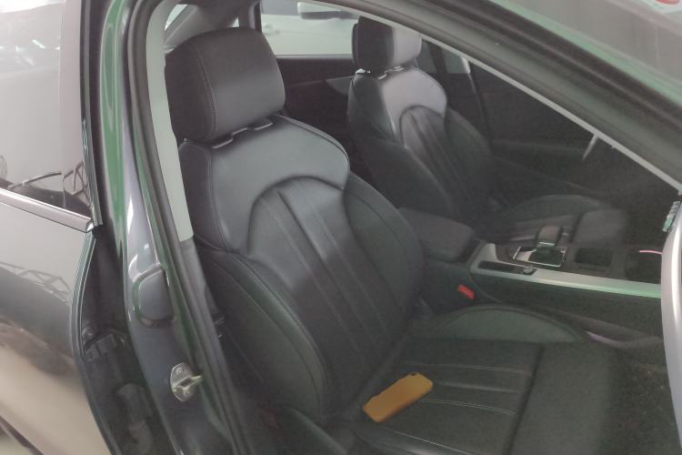 Used Audi A4L 2022 40 TFSI Luxury Dynamic Model Right Front Seat