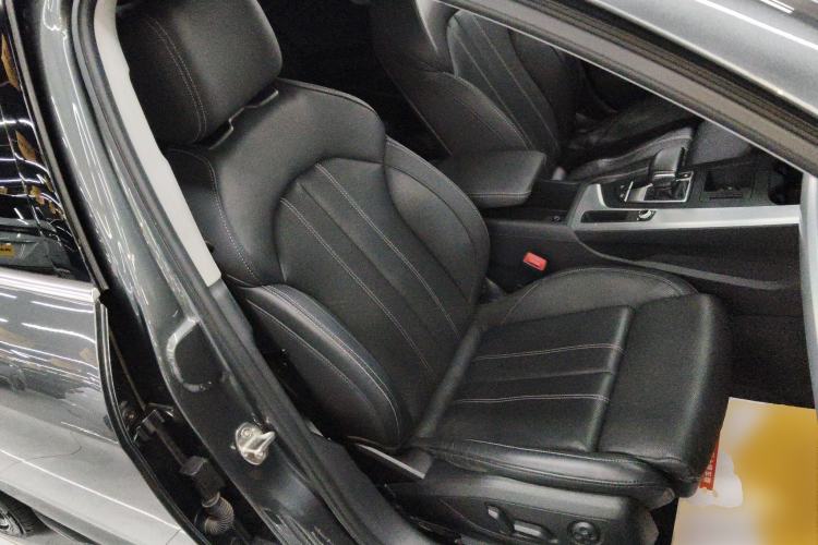 Used Audi A4L 2022 40 TFSI Luxury Dynamic Model Right Front Seat
