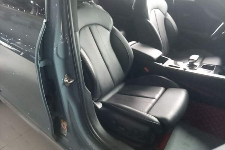 Used Audi A4L 2022 40 TFSI quattro RS Performance Package Right Front Seat