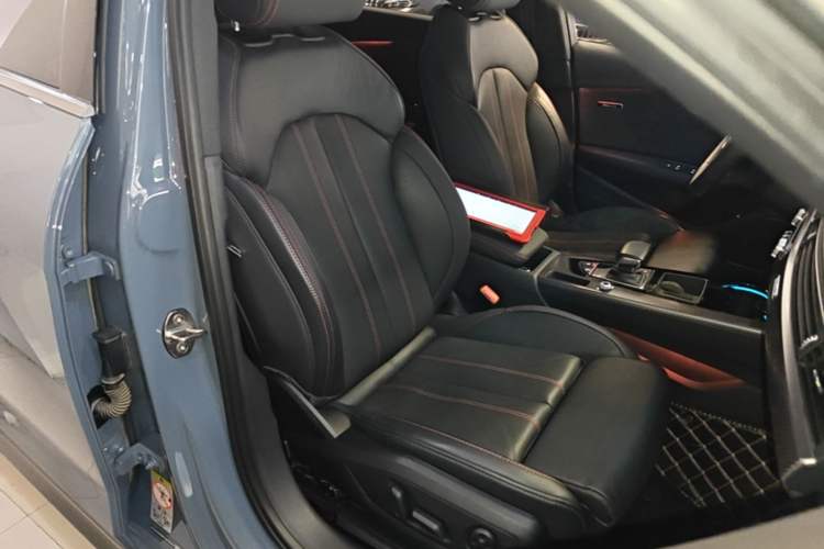 Used Audi A4L 2022 40 TFSI quattro RS Performance Package Right Front Seat