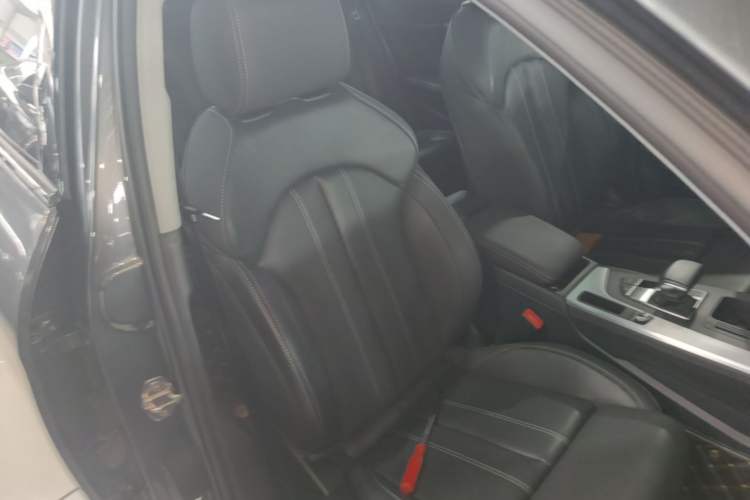 Used Audi A4L 2022 40 TFSI Luxury Dynamic Model Right Front Seat