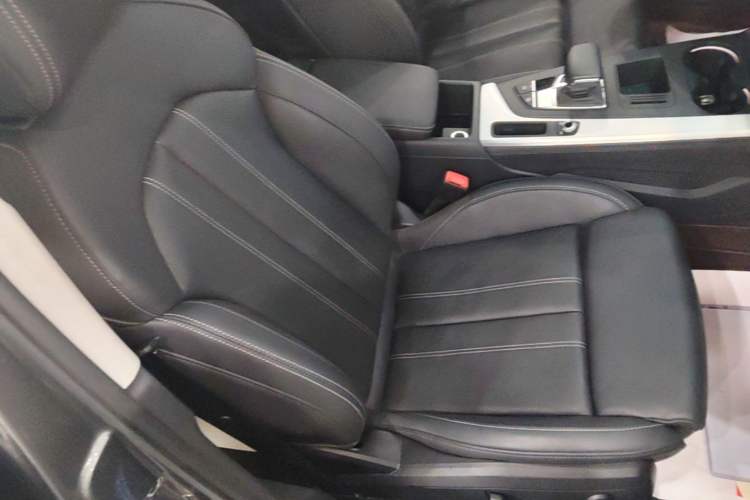 Used Audi A4L 2022 40 TFSI Luxury Dynamic Model Right Front Seat